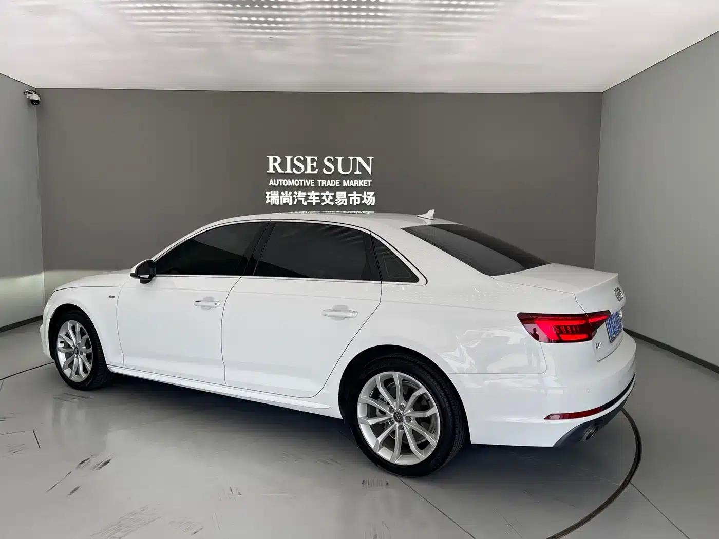 Audi A4L 2018 30th Anniversary Edition 40 TFSI Fashion Model — миниатюра 6