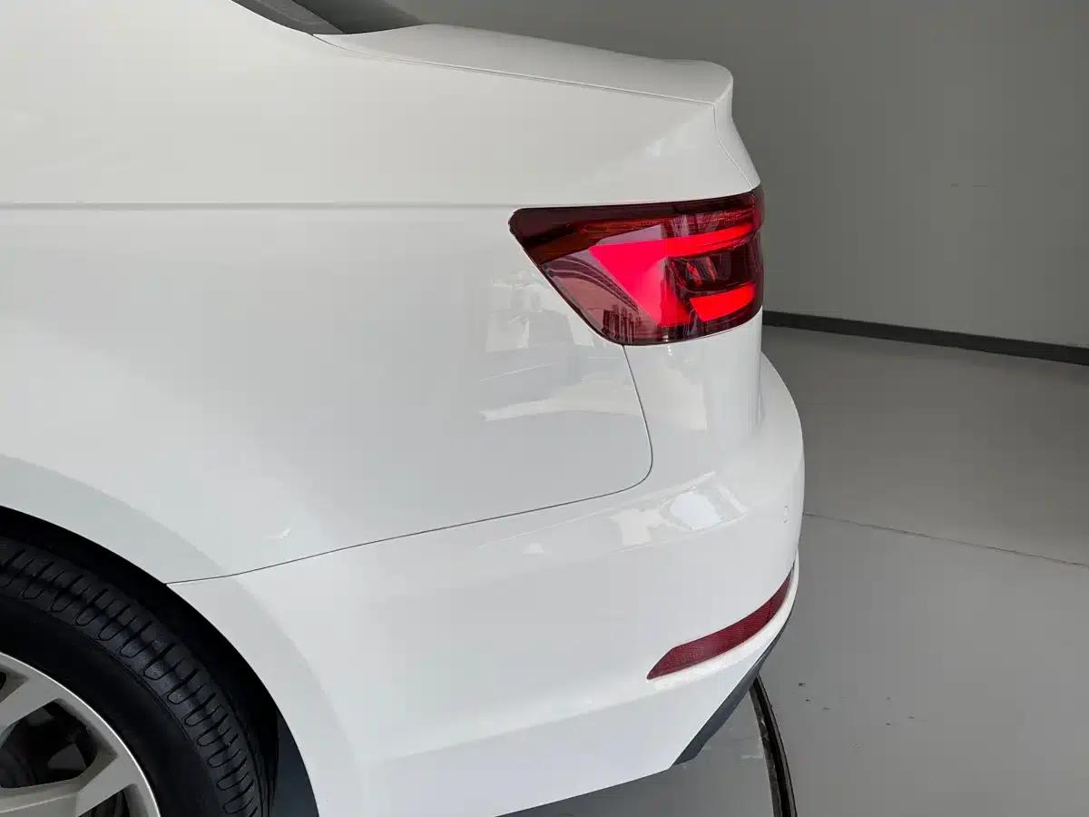 Audi A4L 2018 30th Anniversary Edition 40 TFSI Fashion Model — миниатюра 10