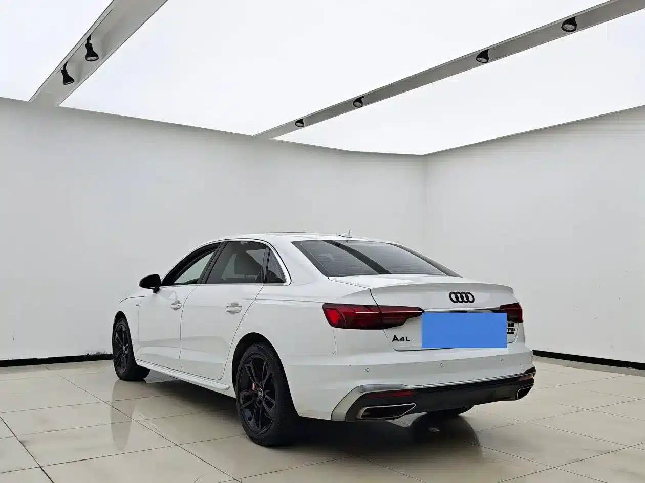 Audi A4L 2022 40 TFSI Fashion Dynamic Edition — миниатюра 7