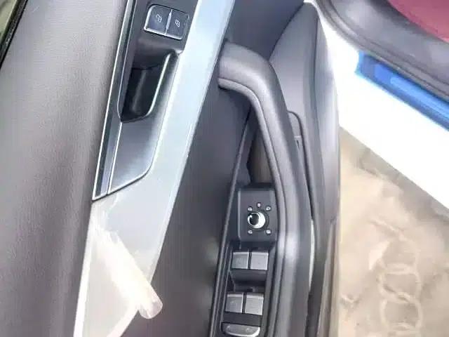 Audi A4L 2025 2 Million Unit Enjoyment Edition 40 TFSI Fashionable and Dynamic Model — миниатюра 4