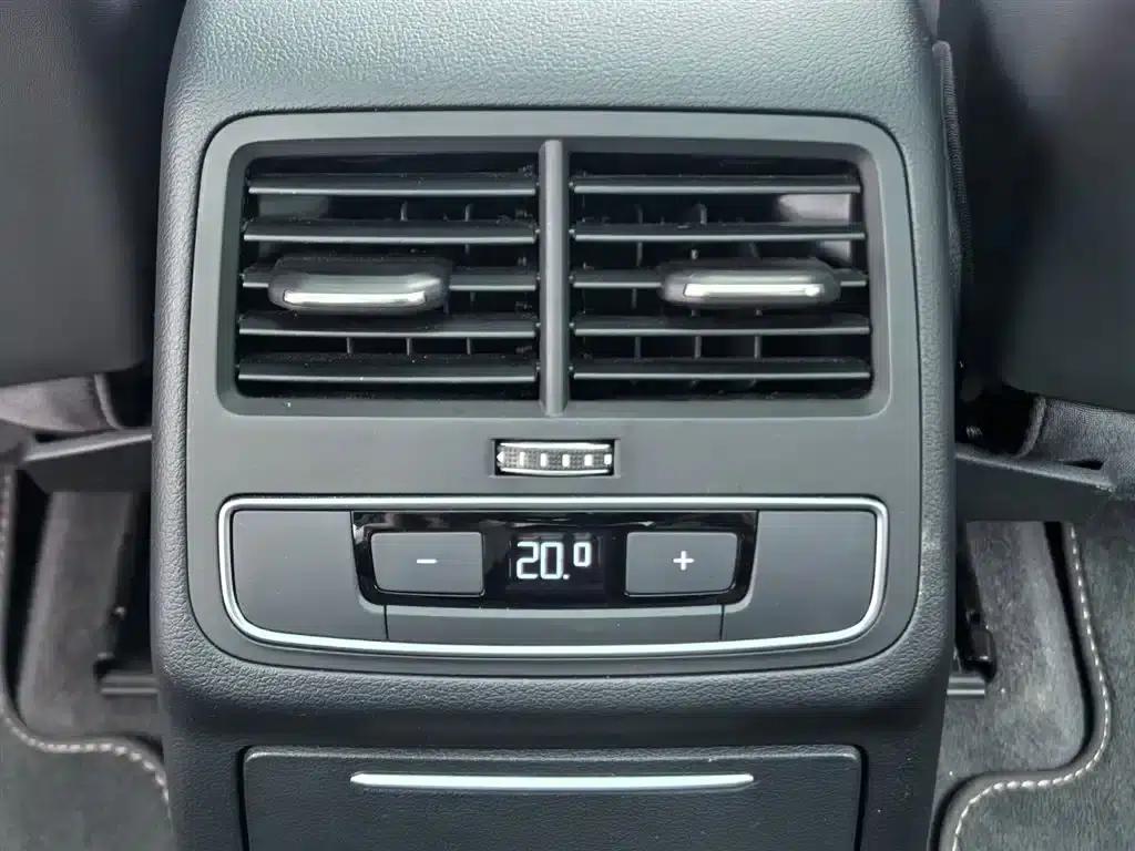 2024 Audi A4L 40 TFSI quattro RS Package (Sports Edition) — миниатюра 10