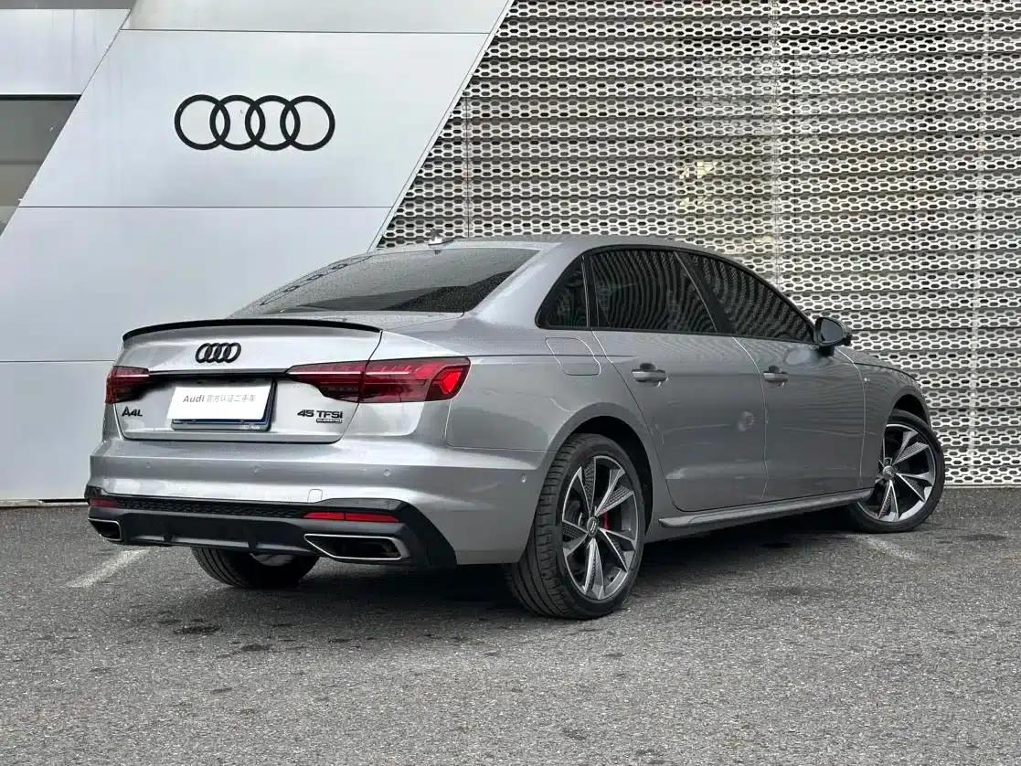 Audi A4L 2020 40 TFSI quattro Luxury Dynamic — миниатюра 4