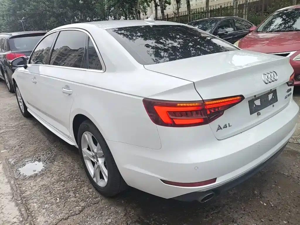 Audi A4L 2018 30th Anniversary Edition 40 TFSI Progressive — миниатюра 5