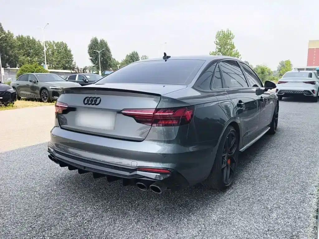 Audi A4L 2020 40 TFSI quattro Luxury Dynamic — миниатюра 7