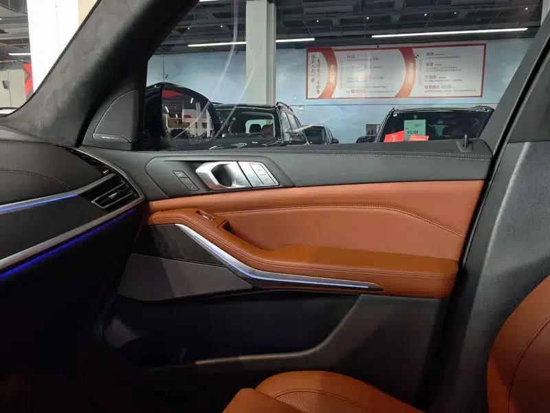BMW X7 2022 xDrive40i M Sport Package — миниатюра 27
