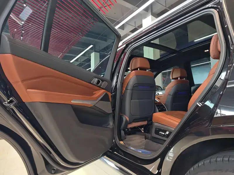 BMW X7 2022 xDrive40i M Sport Package — миниатюра 31