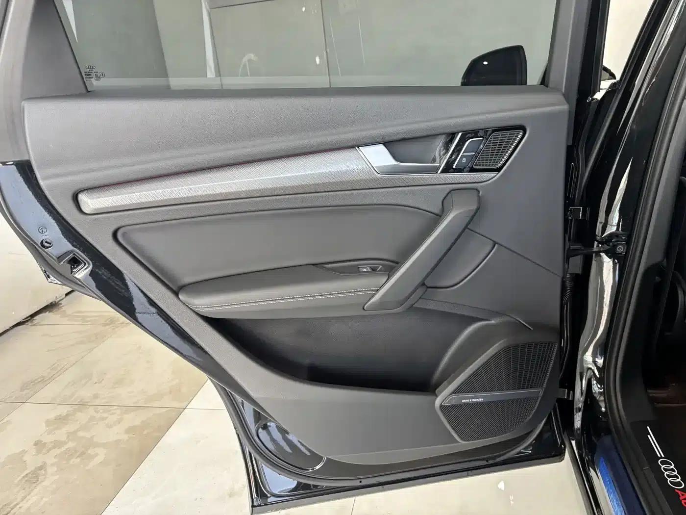 Audi Q5L 2025 45th Anniversary Edition 45 TFSI Luxury Dynamic — миниатюра 21