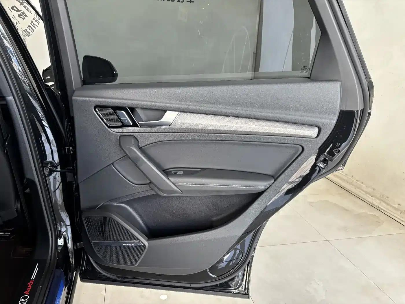 Audi Q5L 2025 45th Anniversary Edition 45 TFSI Luxury Dynamic — миниатюра 23