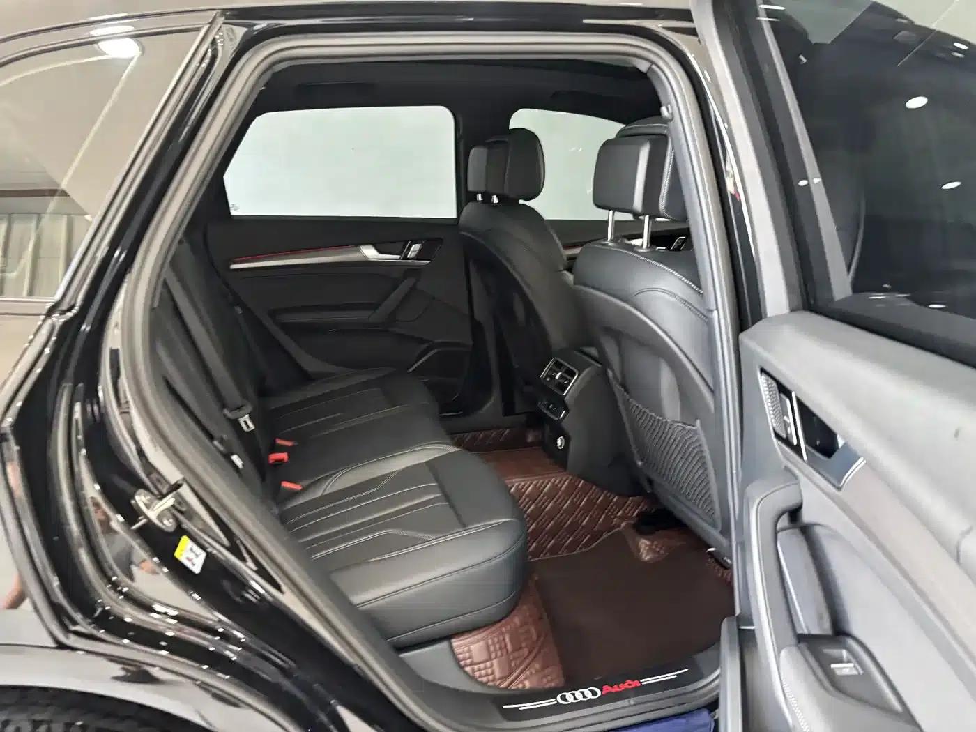 Audi Q5L 2025 45th Anniversary Edition 45 TFSI Luxury Dynamic — миниатюра 24