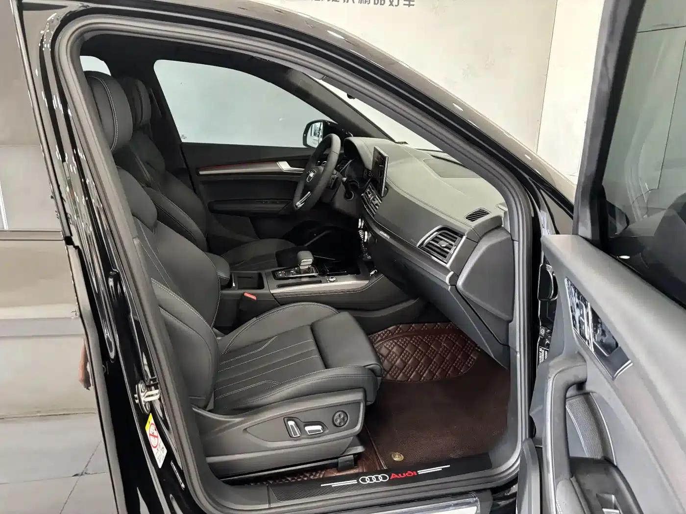 Audi Q5L 2025 45th Anniversary Edition 45 TFSI Luxury Dynamic — миниатюра 26