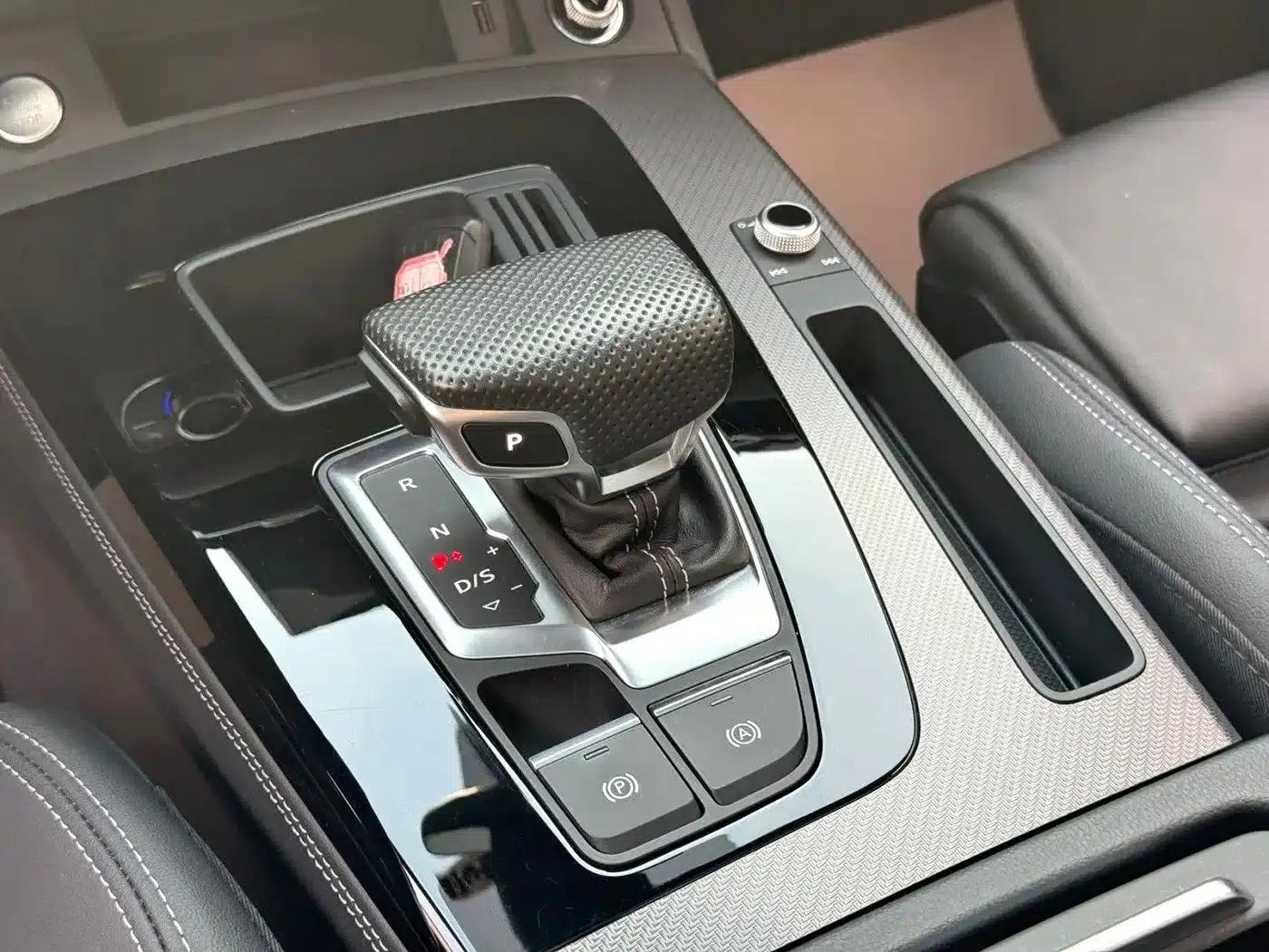 Audi Q5L 2024 40 TFSI Luxury Dynamic — миниатюра 6