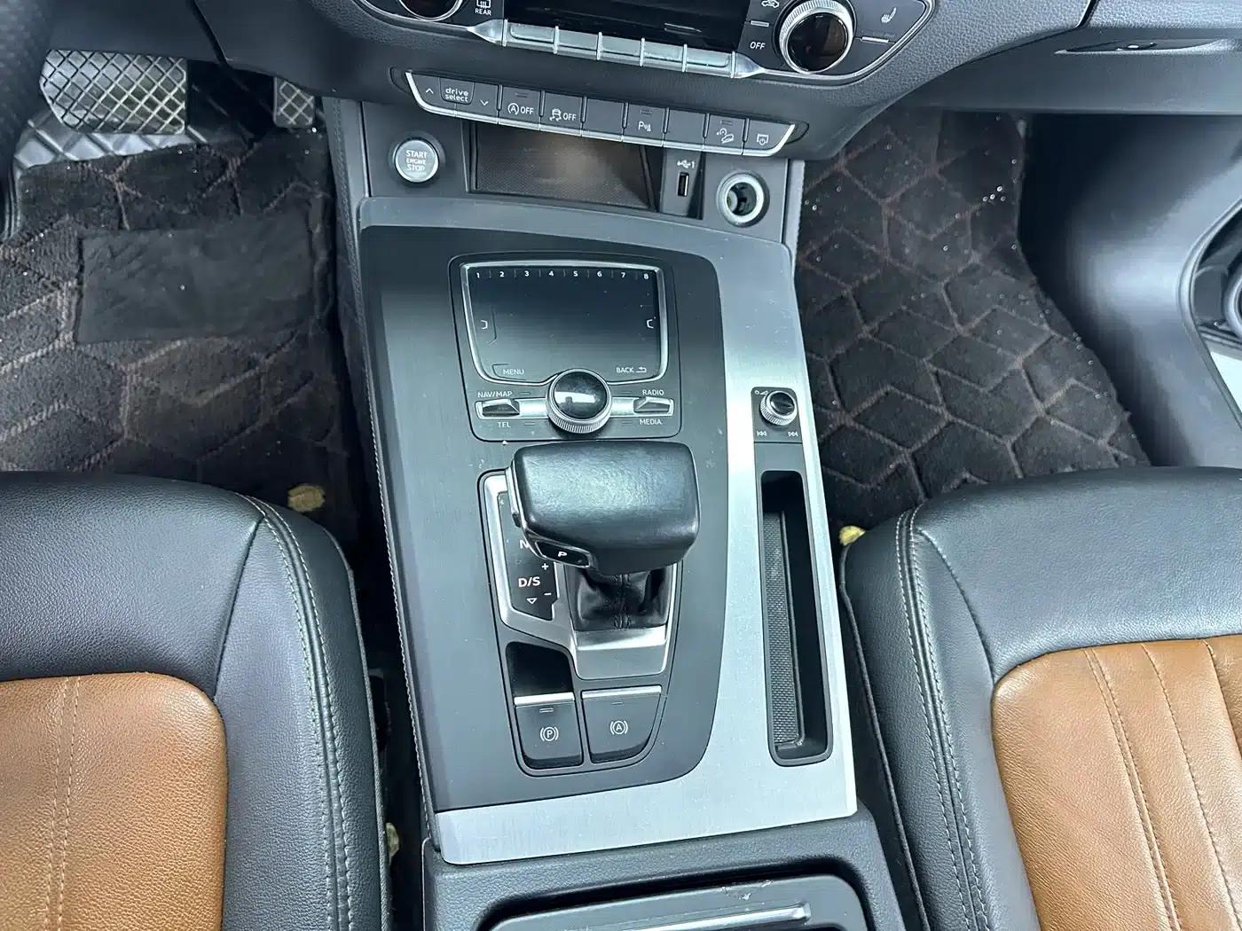 Audi Q5L 2020 40 TFSI Luxury Fashion Edition — миниатюра 8