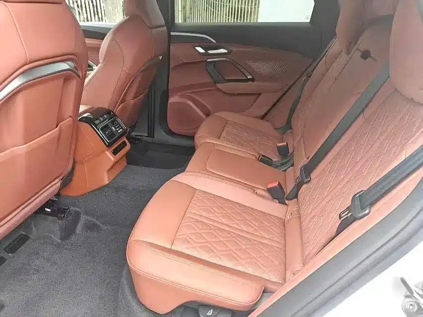 Audi Q5L 2026 2.0T Hybrid Luxury — миниатюра 8