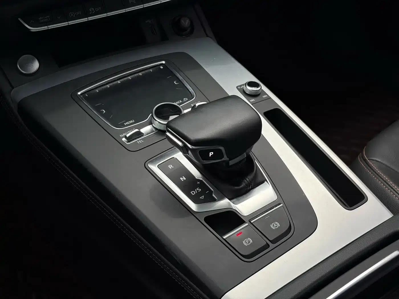Audi Q5L 2018 40 TFSI Luxury Fashion Edition (National V Emission Standard) — миниатюра 15