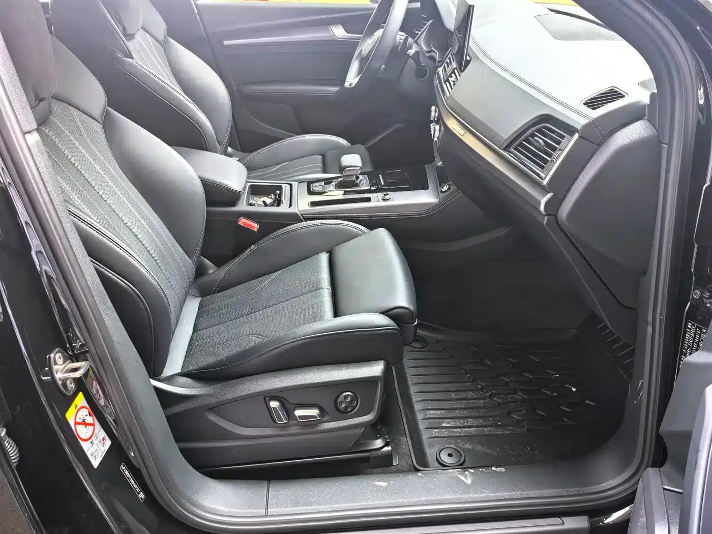 Audi Q5L 2025 45th Anniversary Edition 40 TFSI Luxury Dynamic — миниатюра 7