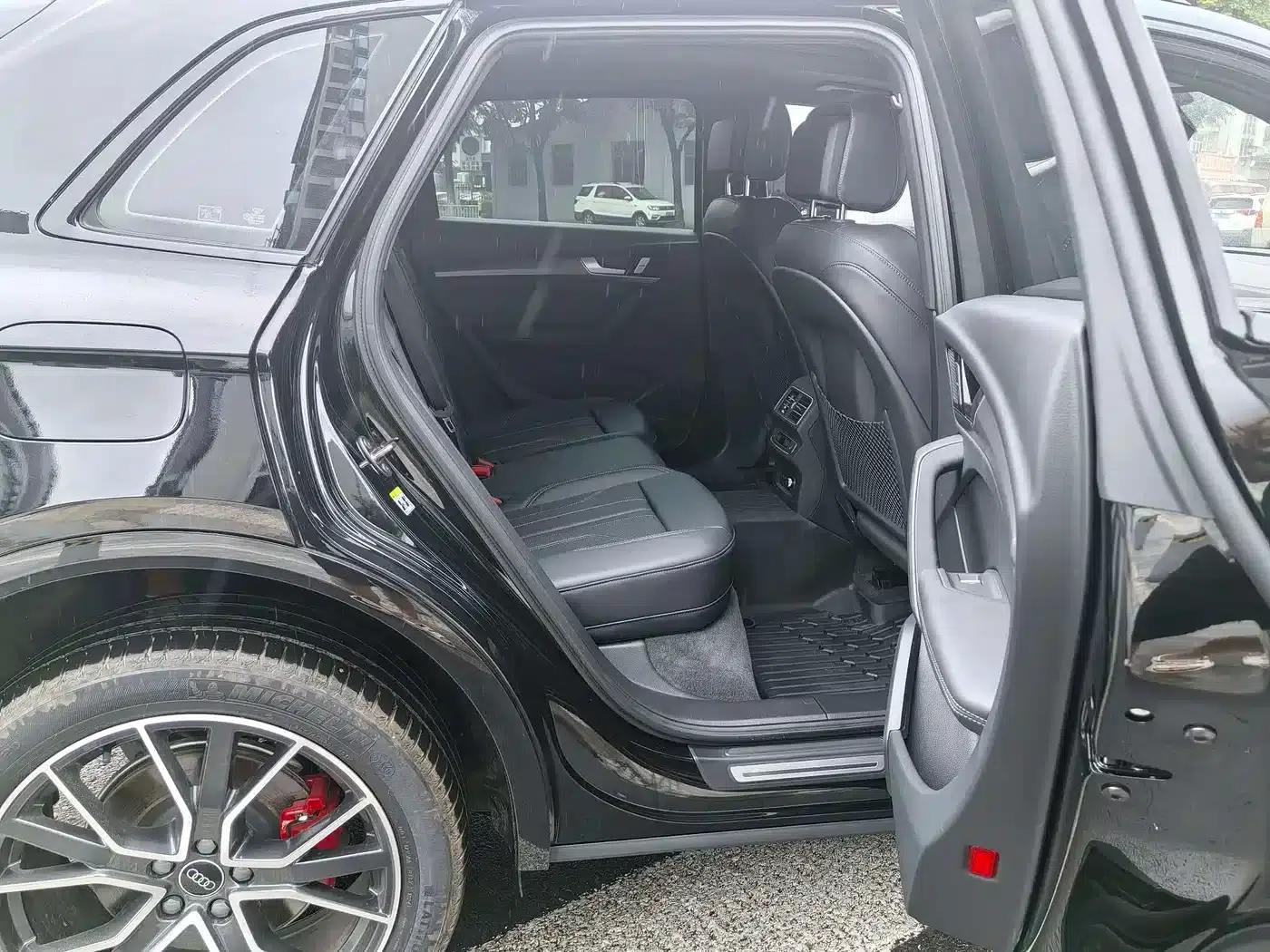Audi Q5L 2025 45 TFSI Luxury Dynamic — миниатюра 9