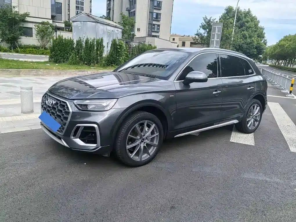 Audi Q5L 2023 40T Luxury Dynamic — миниатюра 1