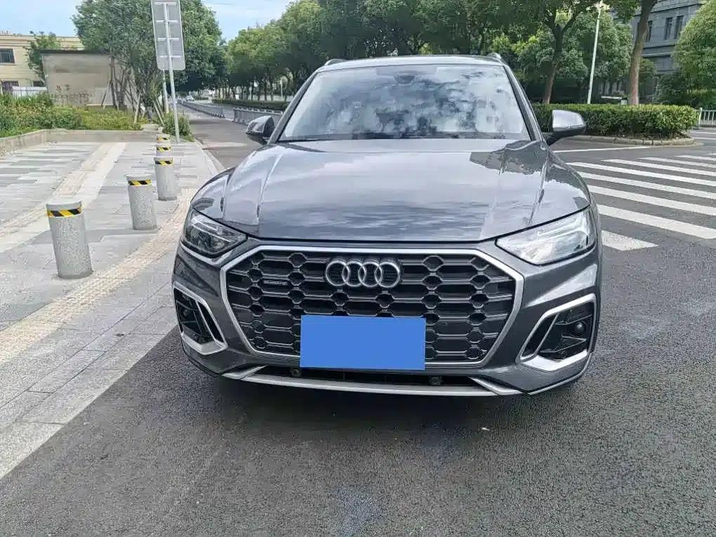 Audi Q5L 2023 40T Luxury Dynamic — миниатюра 2
