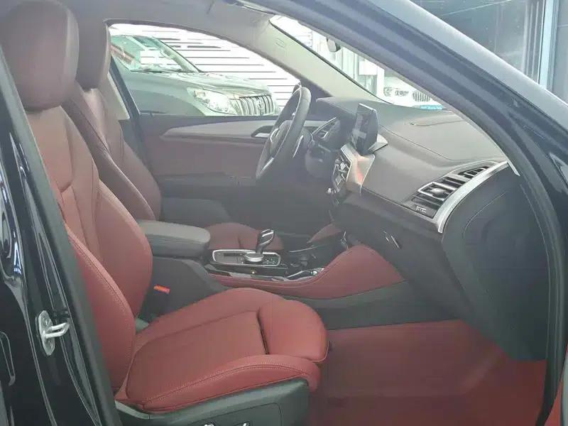 2022 BMW X4 xDrive 30i M Sport Package — миниатюра 8