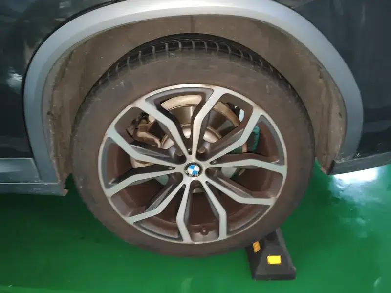 2020 BMW X4 xDrive25i M Sport Package — миниатюра 21