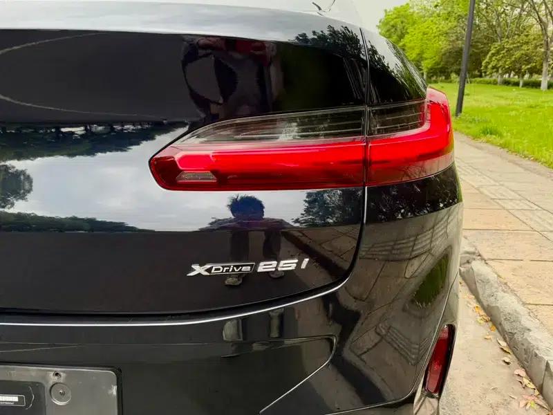 2022 BMW X4 xDrive 25i M Sport Package — миниатюра 5