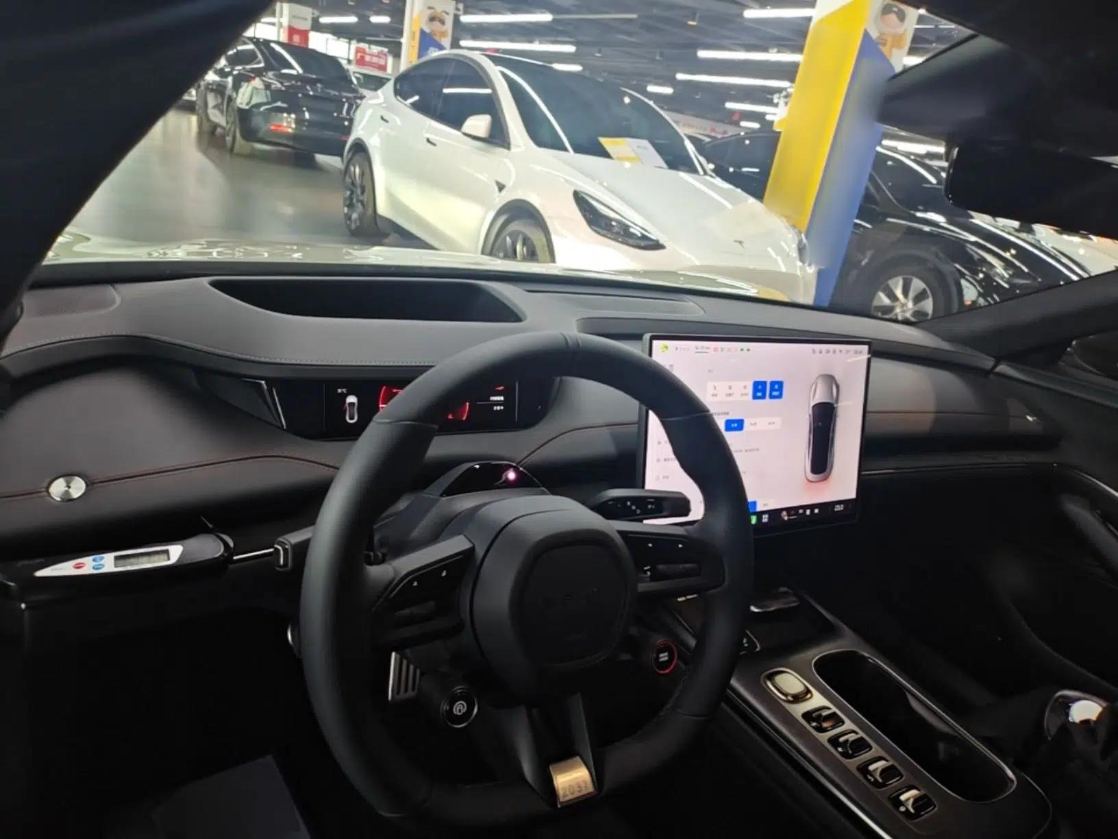 Xiaomi Auto SU7 2024 Four-Wheel-Drive Max Founder's Edition — миниатюра 12