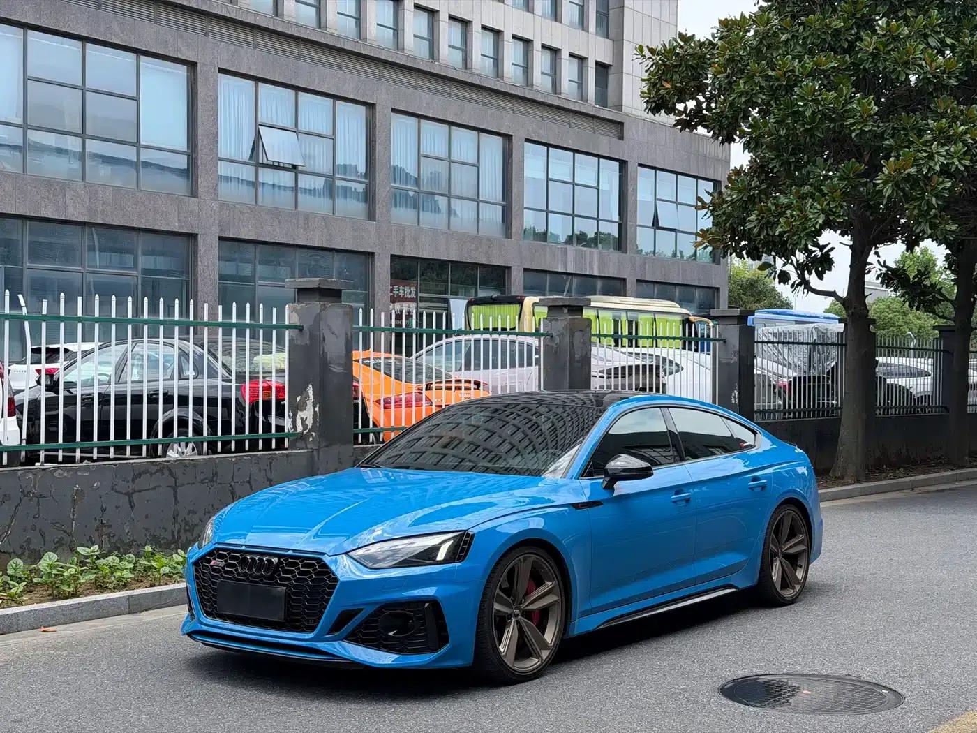 Audi RS 5 2021 RS 5 2.9T Sportback Dark Gold Edition — миниатюра 1
