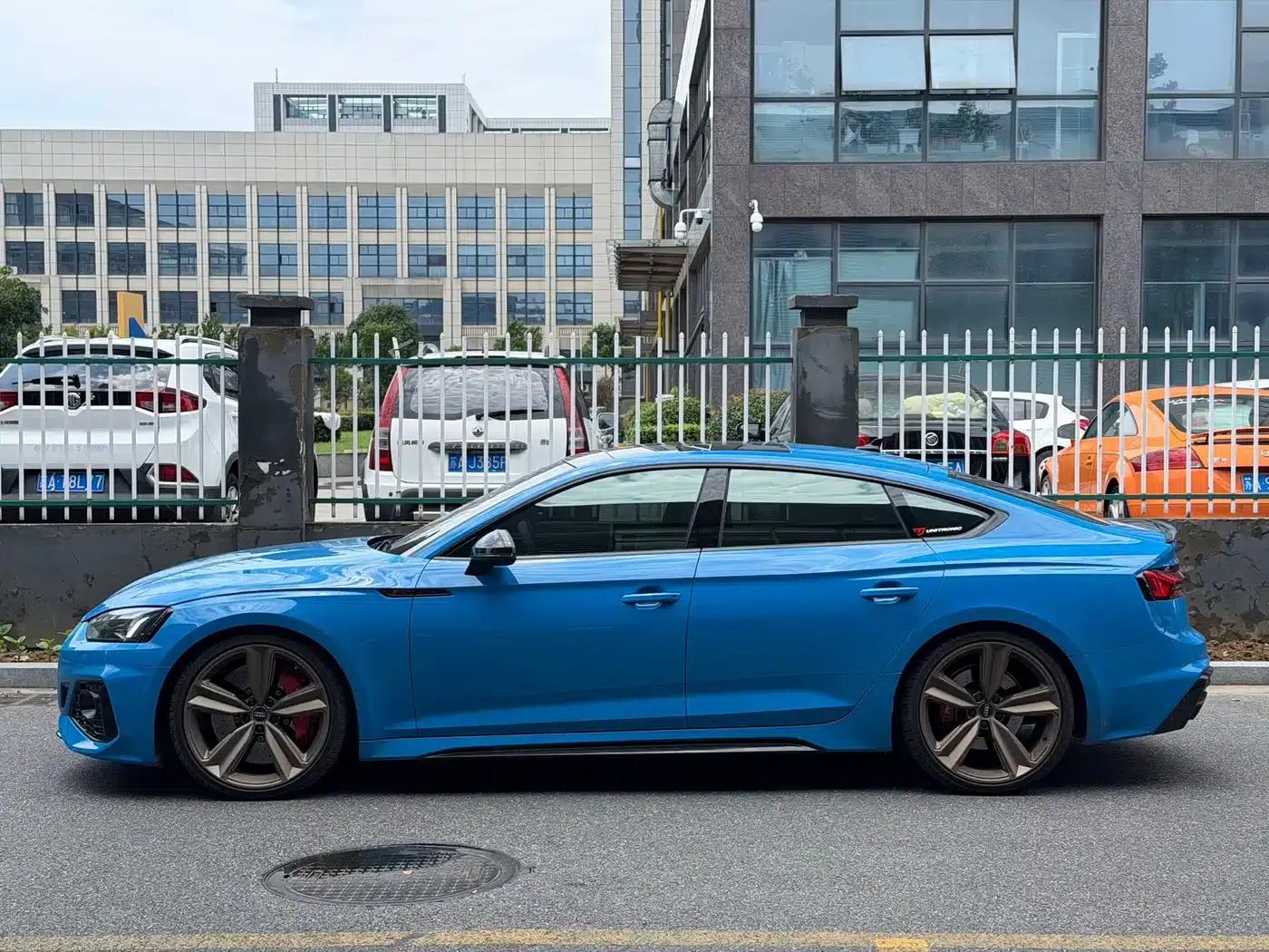 Audi RS 5 2021 RS 5 2.9T Sportback Dark Gold Edition — миниатюра 3