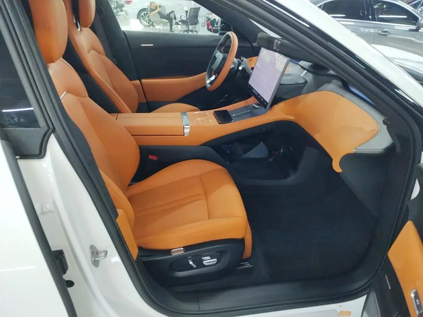 Xiaomi Auto YU7 2025 Ultra-Long Range High-Performance All-Wheel-Drive Max Edition — миниатюра 19