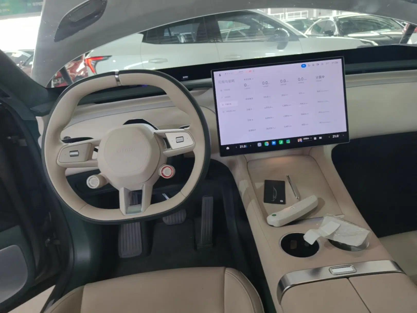 Xiaomi Auto YU7 2025 Ultra-Long Range High-Performance All-Wheel-Drive Max Edition — миниатюра 12
