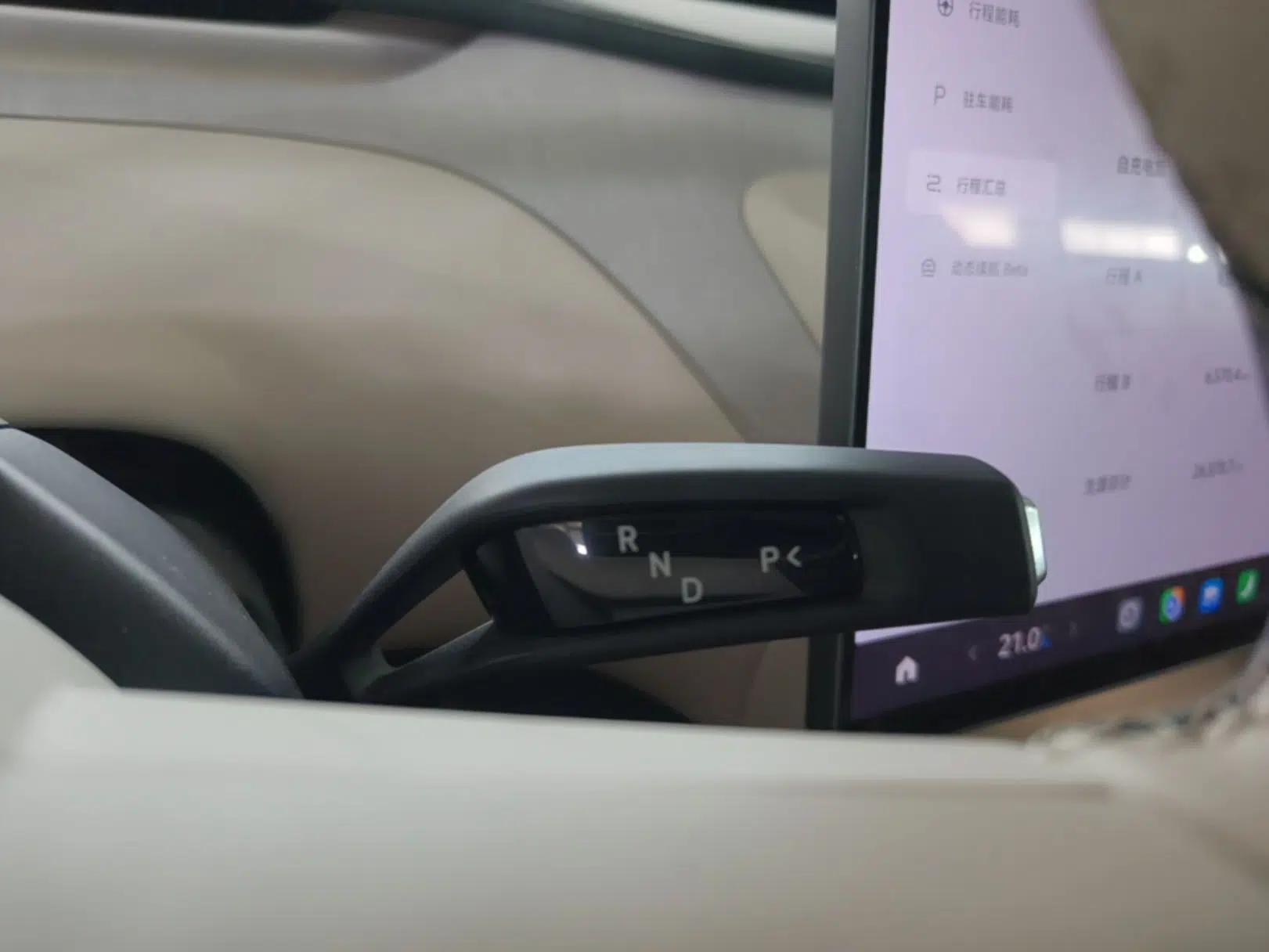 Xiaomi Auto YU7 2025 Ultra-Long Range High-Performance All-Wheel-Drive Max Edition — миниатюра 16