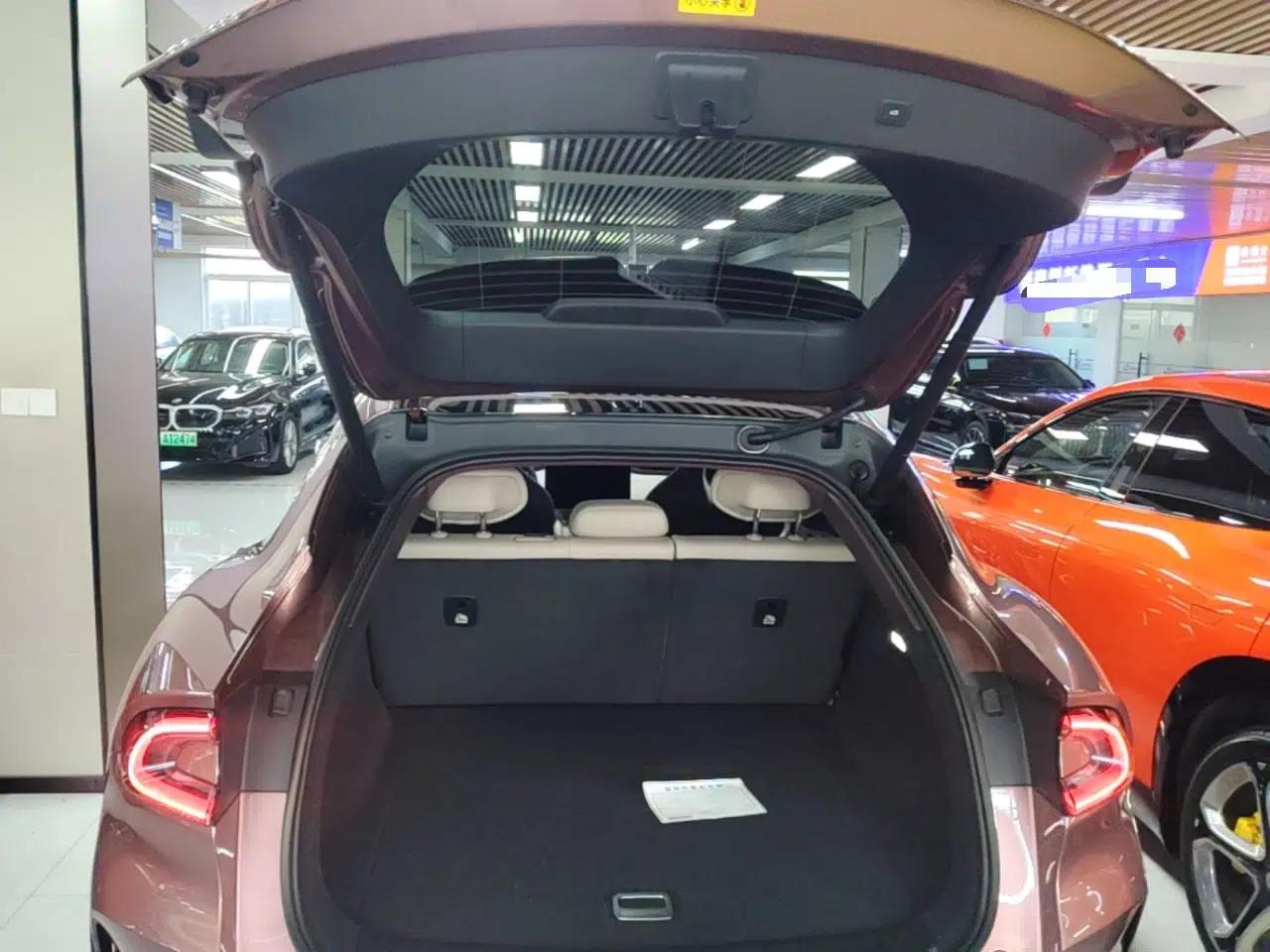 Xiaomi Auto YU7 2025 Ultra-Long Range High-Performance All-Wheel-Drive Max Edition — миниатюра 27