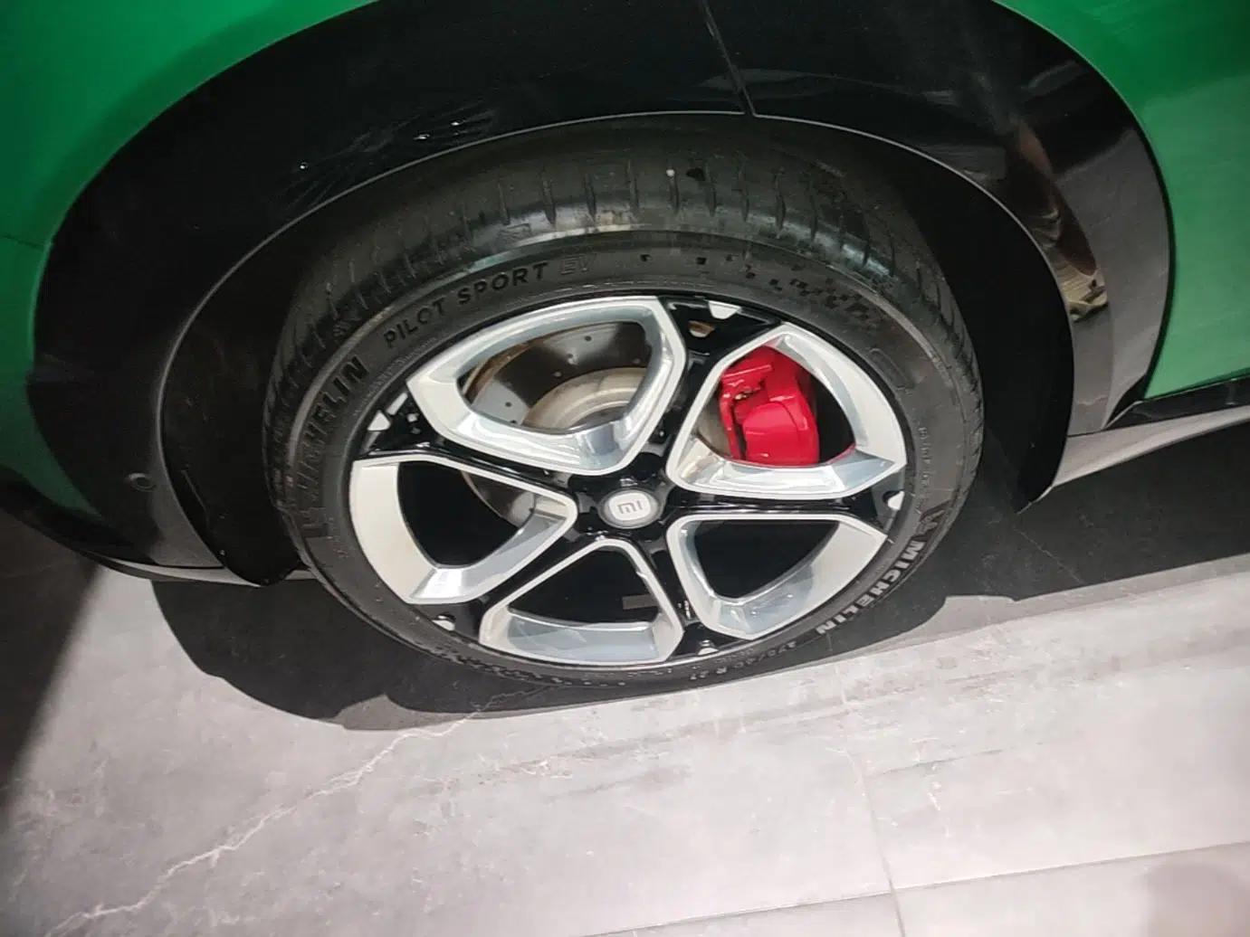 Xiaomi Auto YU7 2025 Ultra-Long Range High-Performance All-Wheel-Drive Max Edition — миниатюра 11