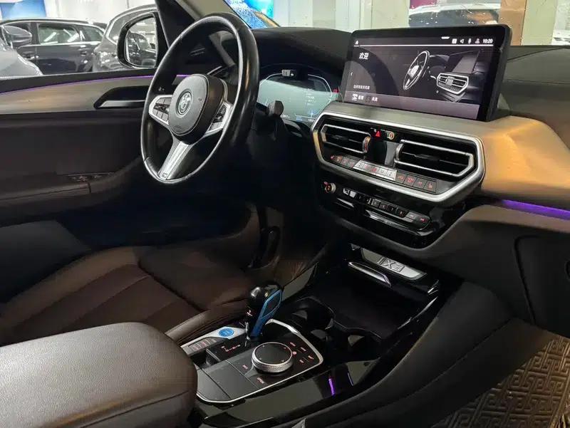 BMW iX3 2022 Leading Edition — миниатюра 7