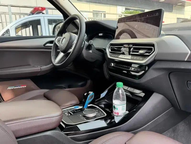 BMW iX3 2022 Leading Edition — миниатюра 10
