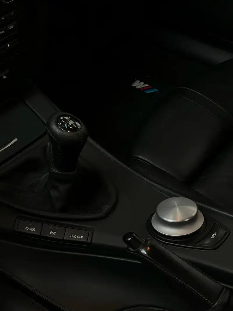 BMW M3 2009 4.0L Manual 4WD 4-Seater Parallel Import — миниатюра 17