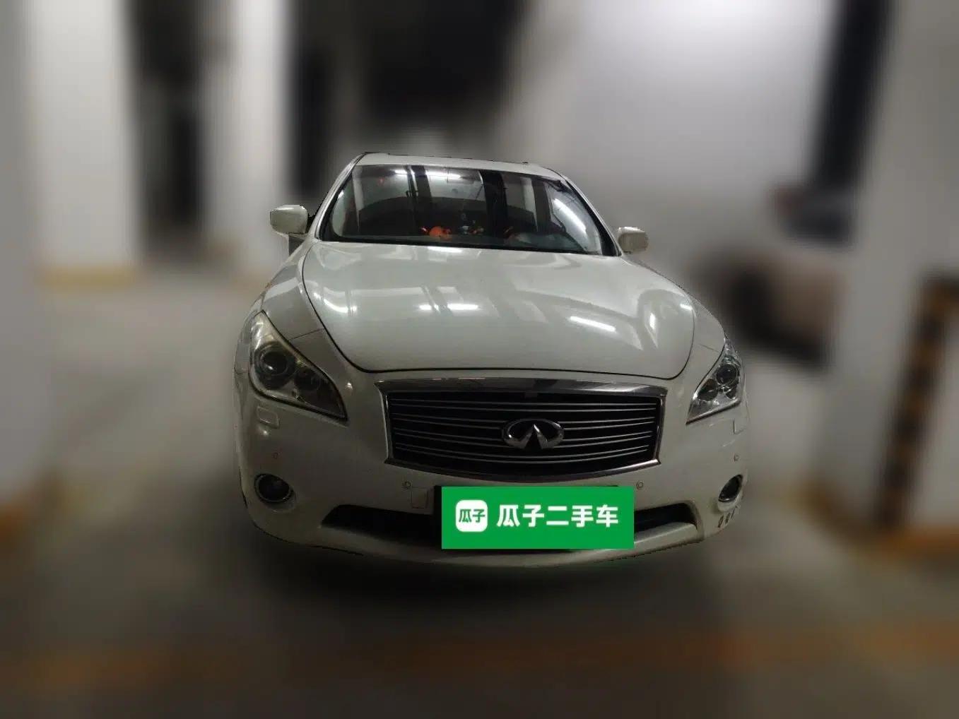 Infiniti Q70 2013 Q70L 2.5L Elegance Edition — миниатюра 2