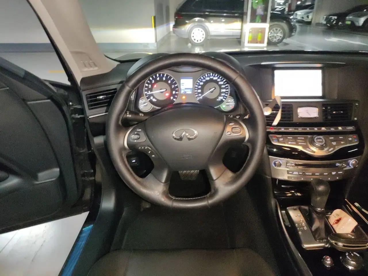 Infiniti Q70 2015 Q70L 2.5L Elite Edition — миниатюра 10