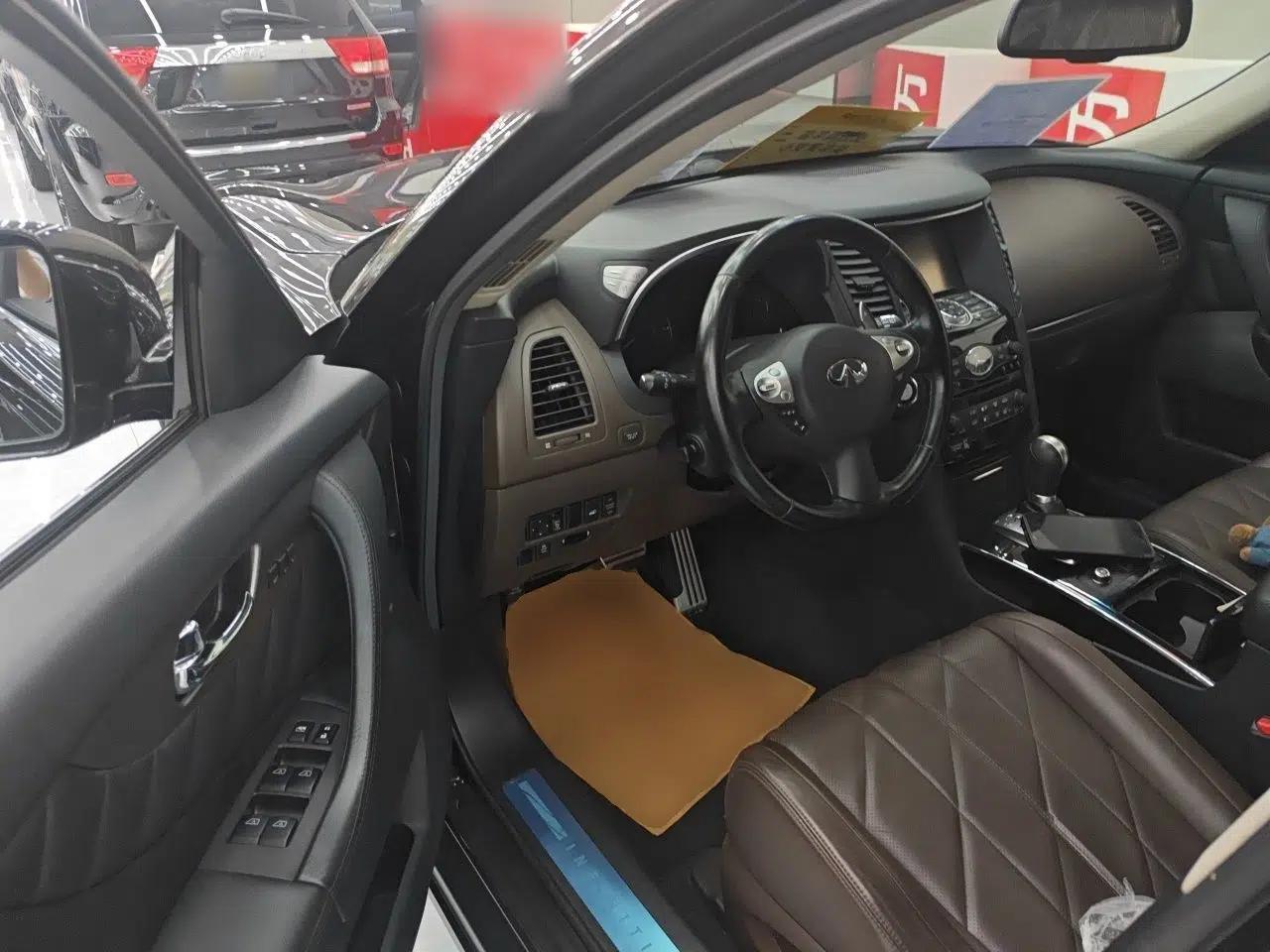 Infiniti QX70 2013 3.7L Standard Edition — миниатюра 16