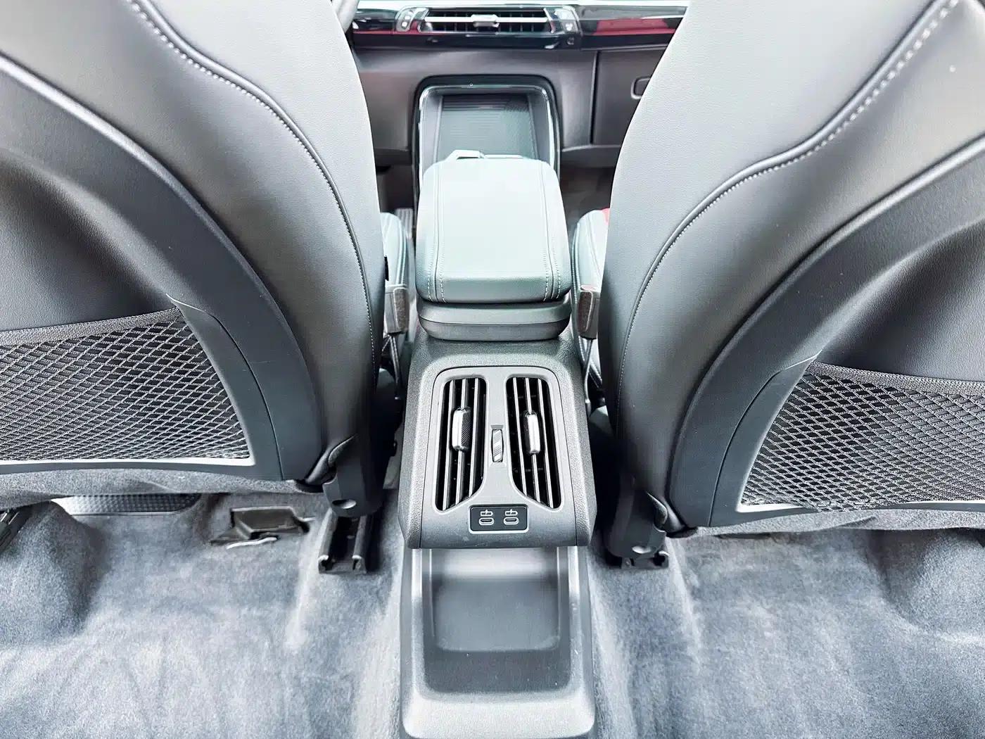 2023 BMW X1 sDrive20Li X Design Package — миниатюра 16