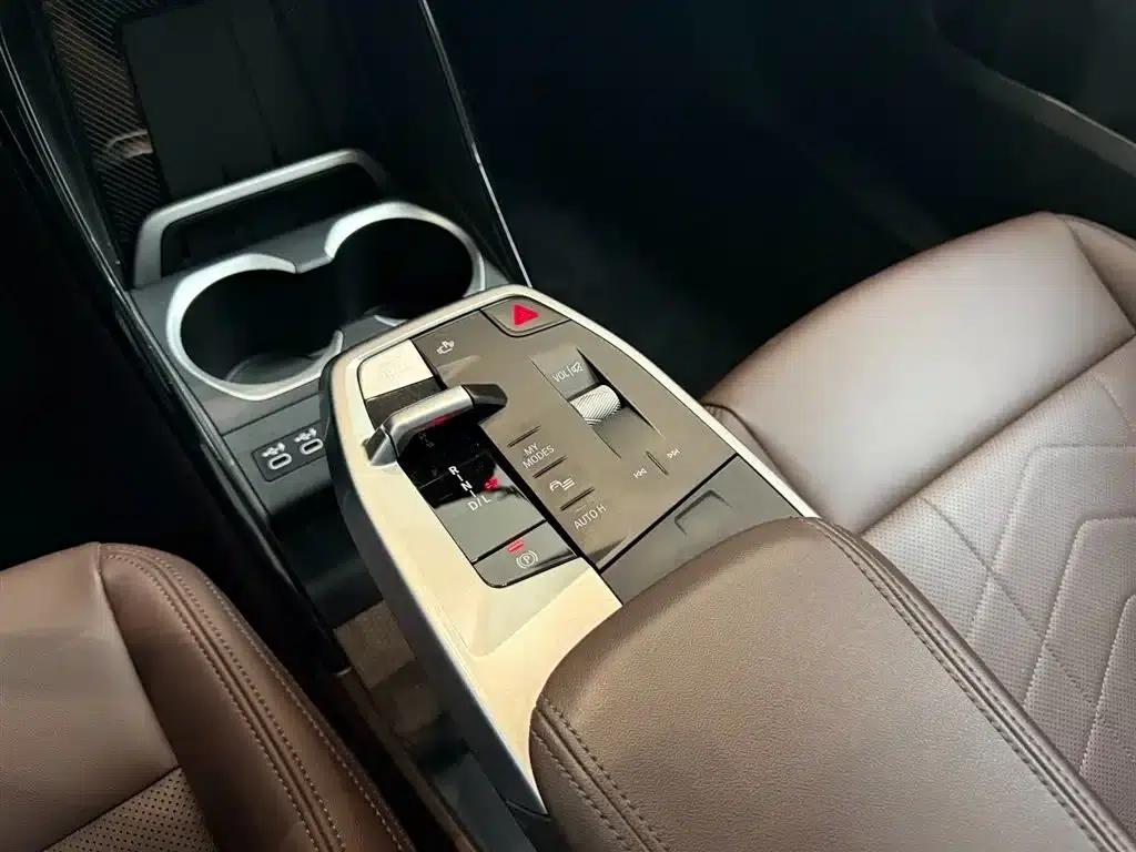 2024 BMW X1 sDrive25Li M Sport Package — миниатюра 11