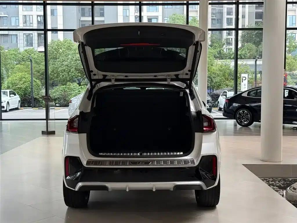 2024 BMW X1 sDrive25Li M Sport Package — миниатюра 12