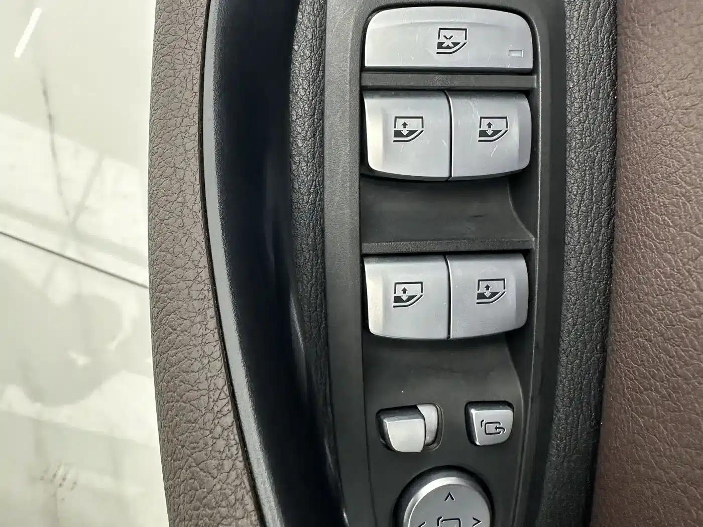 BMW X1 2022 sDrive20Li Fashion Edition — миниатюра 11