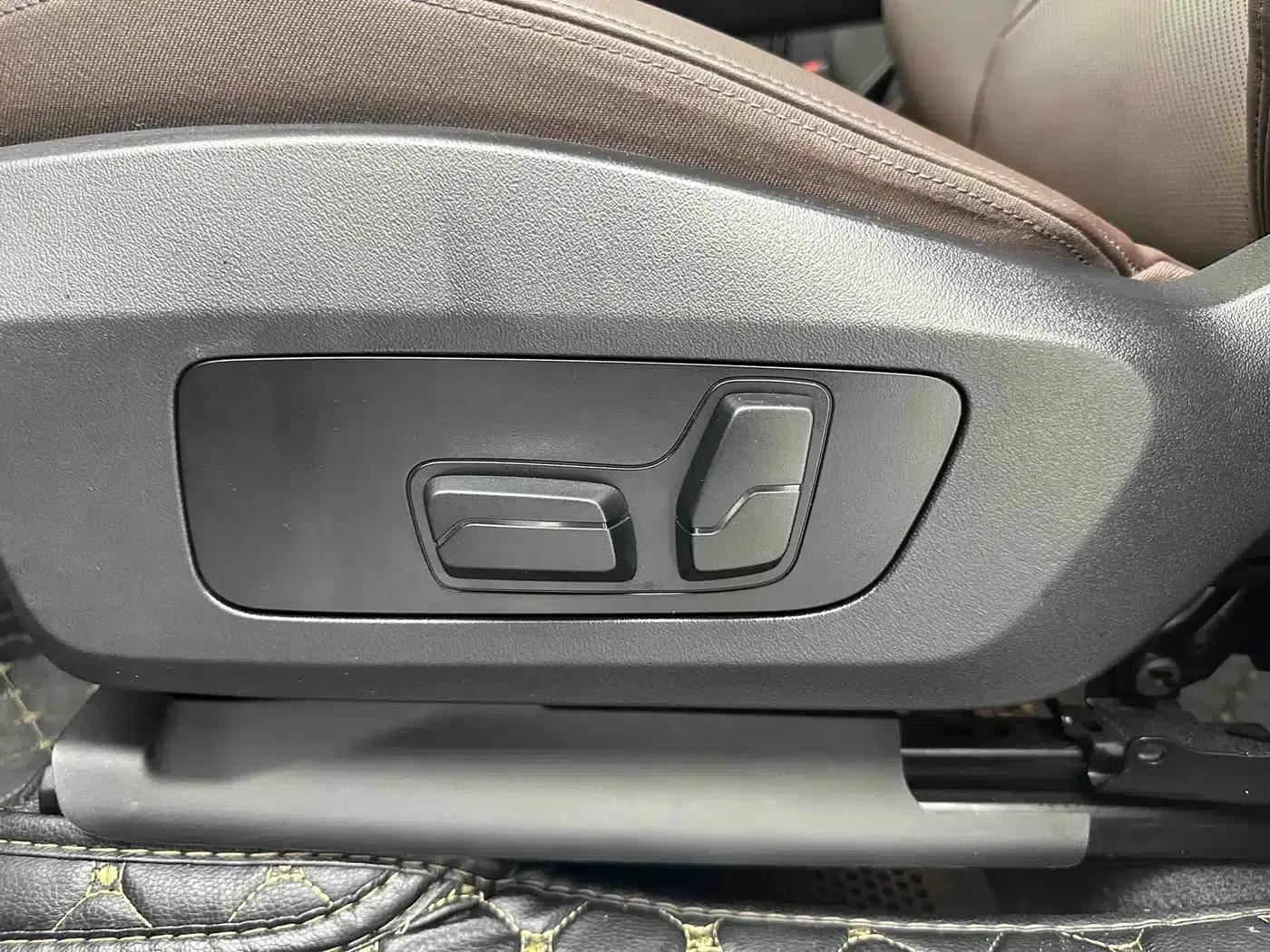 2023 BMW X1 sDrive20Li X Design Package — миниатюра 11