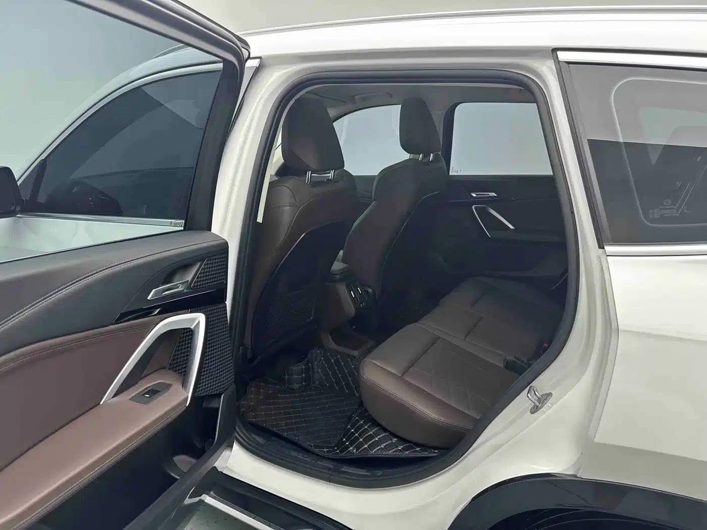 2023 BMW X1 sDrive20Li X Design Package — миниатюра 12