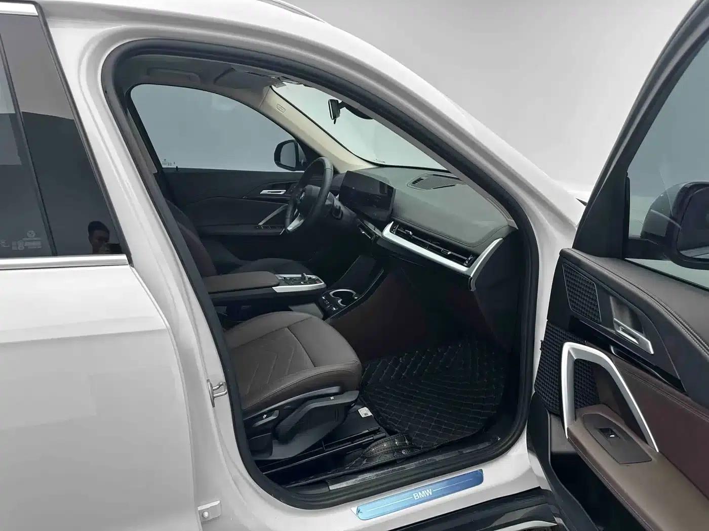 2023 BMW X1 sDrive20Li X Design Package — миниатюра 7