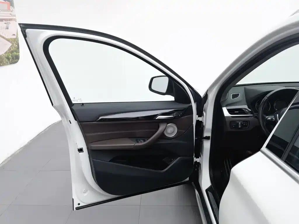 BMW X1 2021 sDrive20Li Premium — миниатюра 8