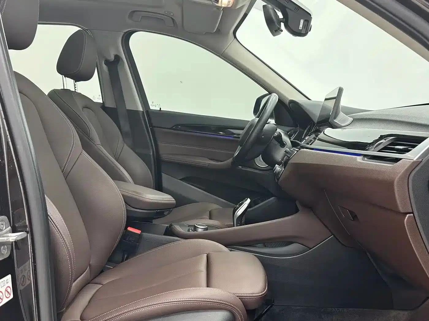 BMW X1 2022 sDrive20Li Fashion Edition — миниатюра 9