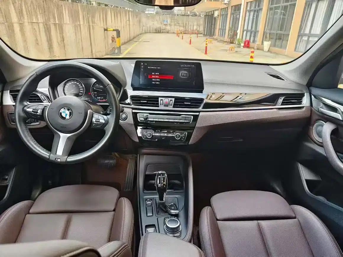 BMW X1 2021 sDrive25Li Leading Edition — миниатюра 5