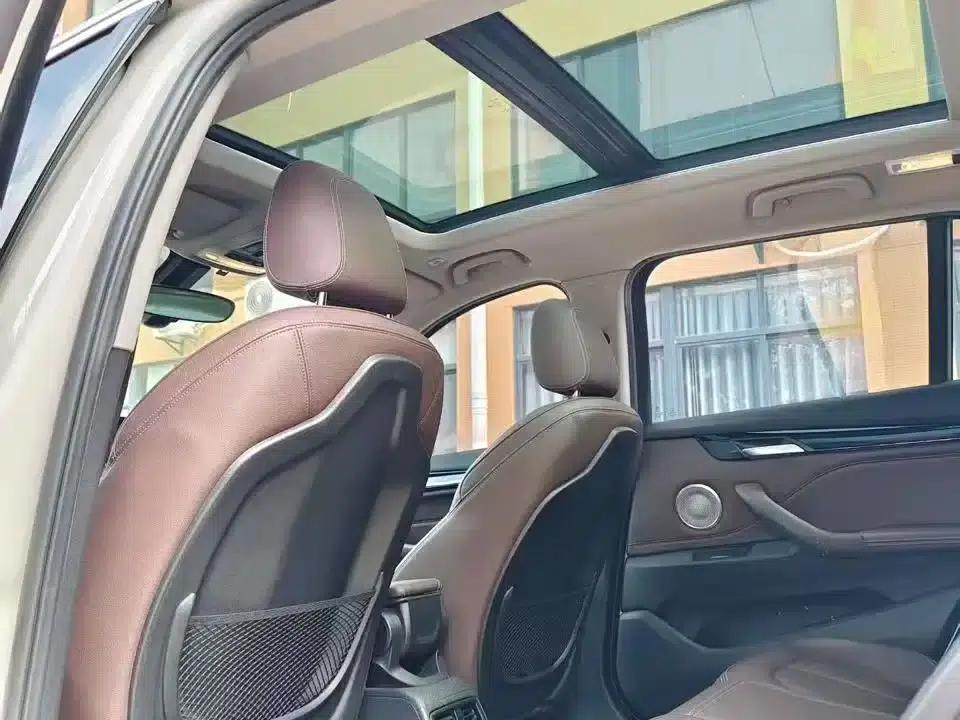 BMW X1 2021 sDrive25Li Leading Edition — миниатюра 6